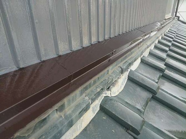 屋根水切り　シリコン塗装完了